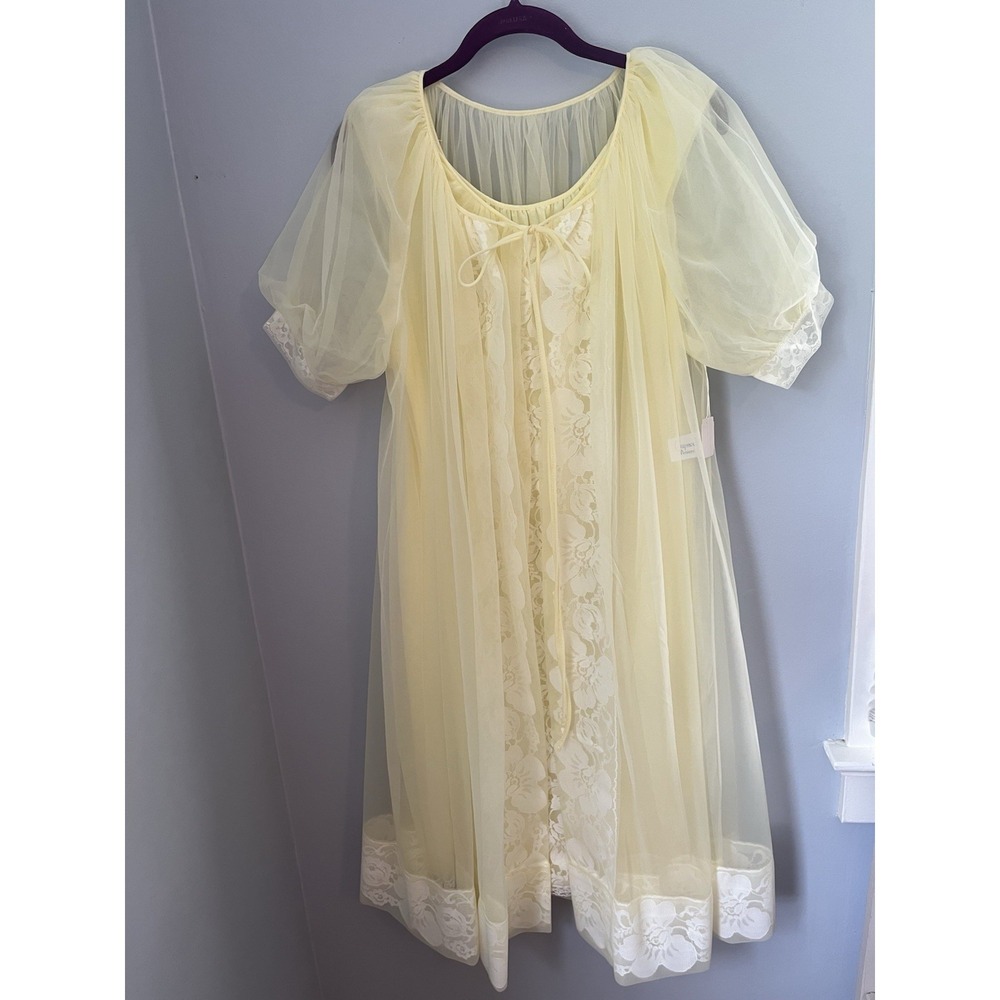Gaymode Penneys Authentic Vintage 1960s Robe and Nightgown Set Light Yellow Sz L